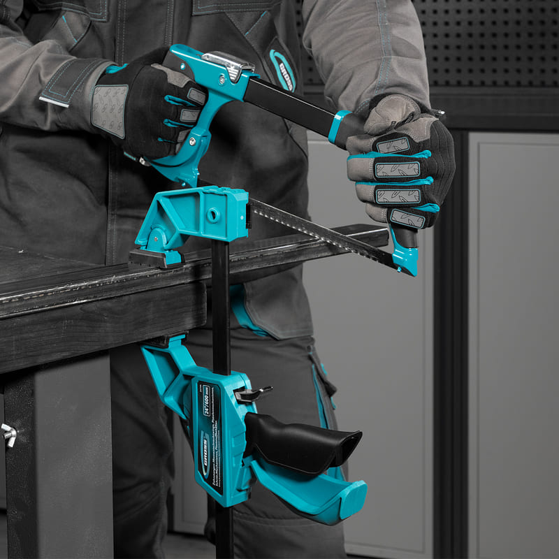 Струбцина GROSS реечная быстрозажимная 600мм (24"), пистолетного типа, пошаговый механизм, пластиковый корпус