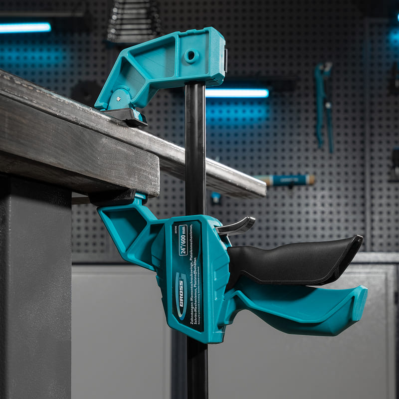 Струбцина GROSS реечная быстрозажимная 600мм (24"), пистолетного типа, пошаговый механизм, пластиковый корпус