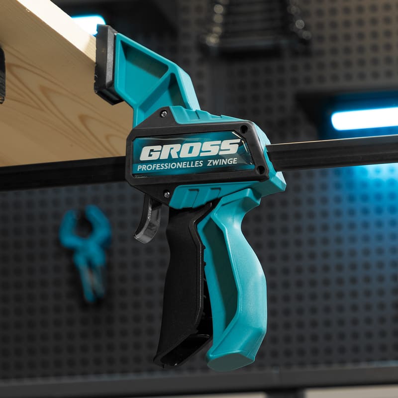 Струбцина GROSS реечная быстрозажимная 600мм (24"), пистолетного типа, пошаговый механизм, пластиковый корпус